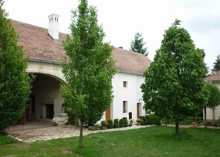 Sarffy House