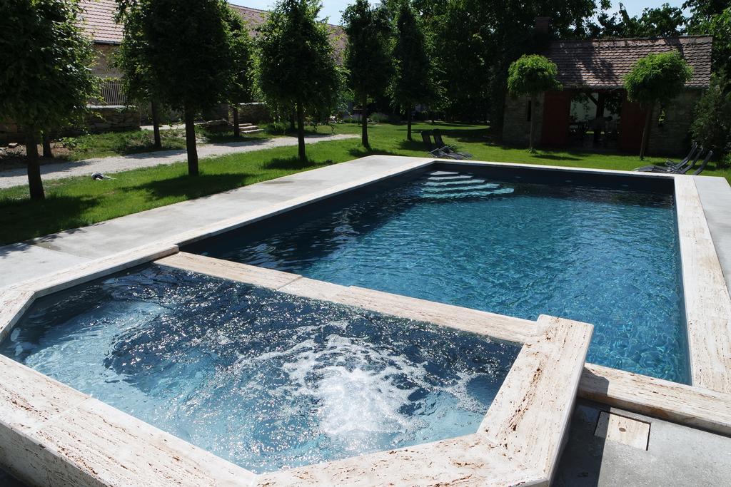 Sarffy House 5*
